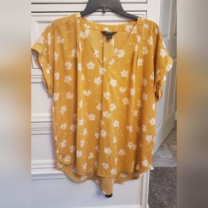 Simply Vera Wang Top
